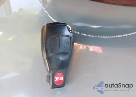 2004 Mercedes-Benz E 320 z USA, uszkodzony, nr VIN WDBUF65JX4A480633